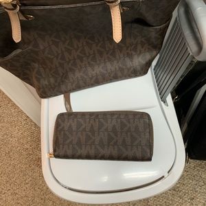 Michael kors purse